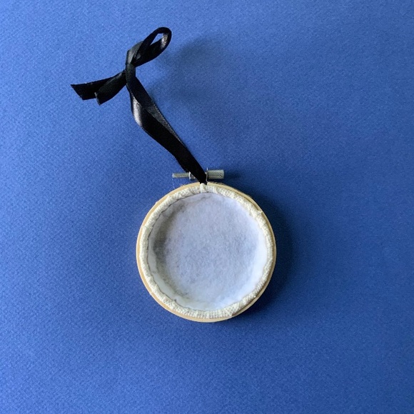 Mini Handmade Butterfly Embroidered Loop - Picture 4 of 4